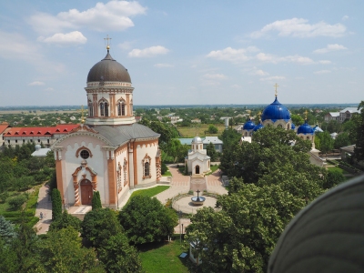 Noul Neamts monastery is located 5 km from Tiraspol city in the village of Chitcani. (Clay Gilliland)  [flickr.com]  CC BY-SA 
Información sobre la licencia en 'Verificación de las fuentes de la imagen'