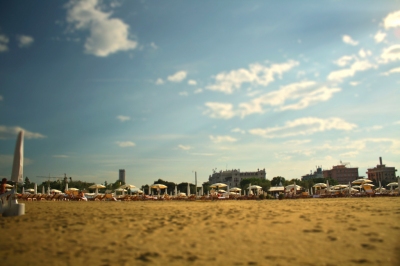 Summer at the Grand Hotel di Rimini (Giacomo Carena)  [flickr.com]  CC BY-ND 
Información sobre la licencia en 'Verificación de las fuentes de la imagen'